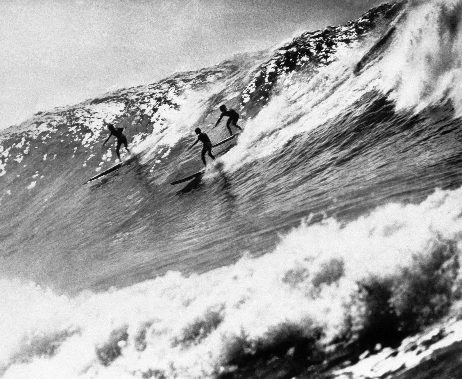 1953: Hawaiian Surfers